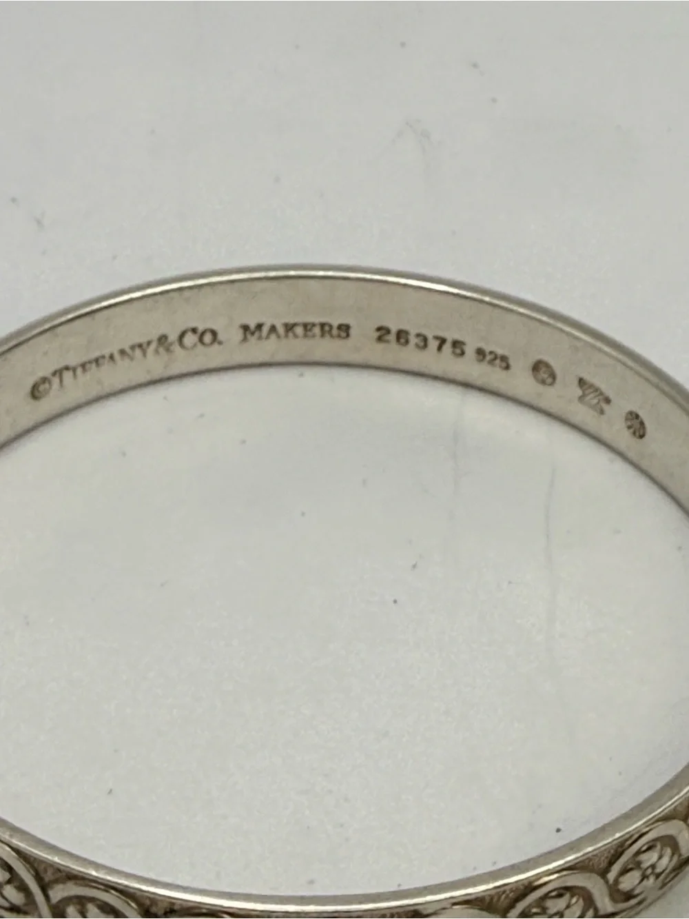 Tiffany & Co. Makers 26375 Sterling Silver Floral Bangle Bracelet 7.5”